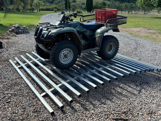 Mataburro En Caño Galvanizado 2.6x3m Equus - Imagen 8