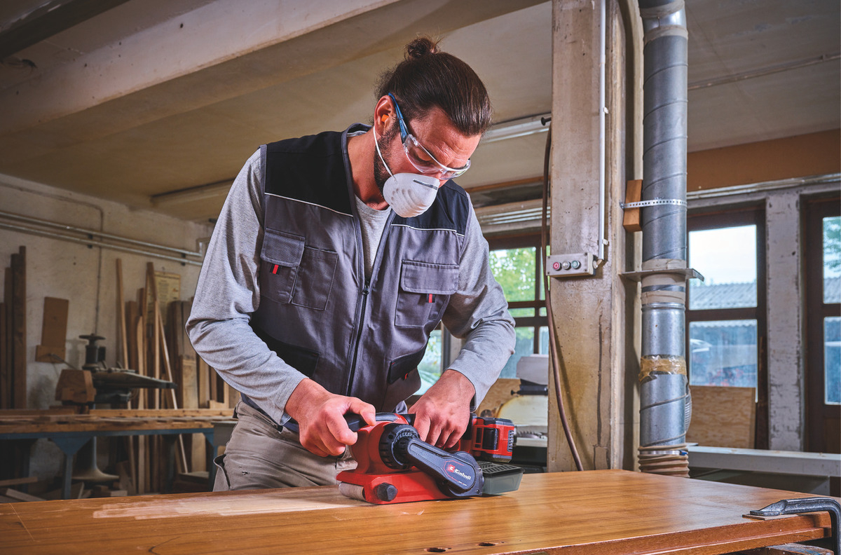 Lijadora De Banda Inalám Tpbs 18/457 + Cargador Y Bat 2,5 Ah - Imagen 4